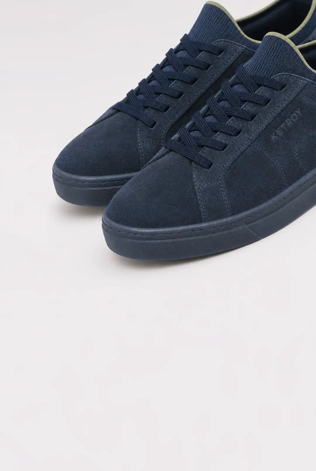 Zamansız Süet Sneaker ürün görseli (3/7)