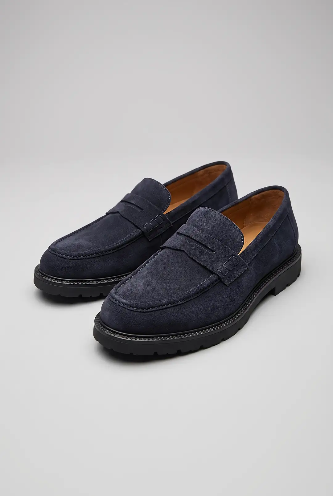  Zamansız Süet Sneaker