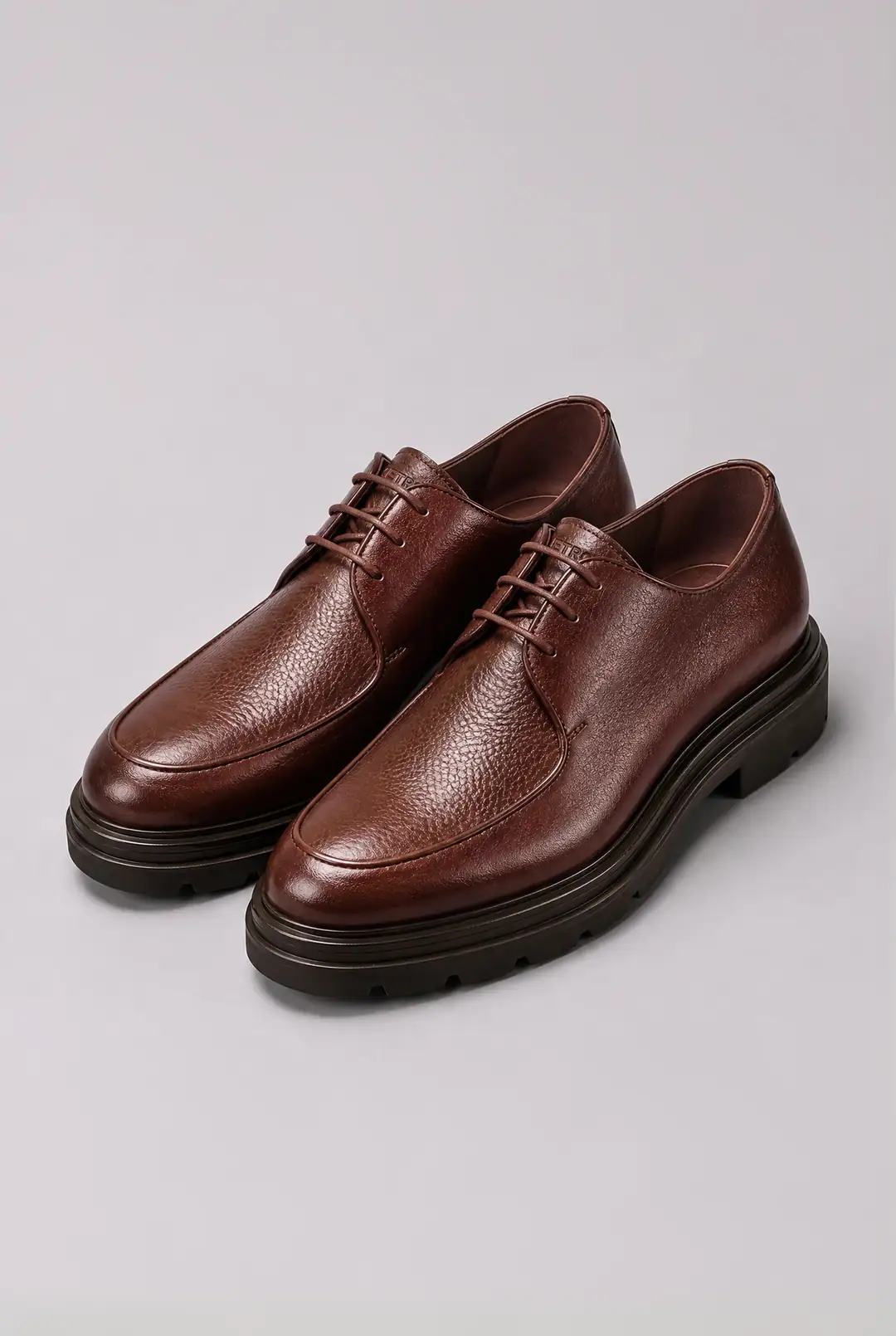 Kalın Tabanlı Şehir Sneaker ürün görseli (1/7)